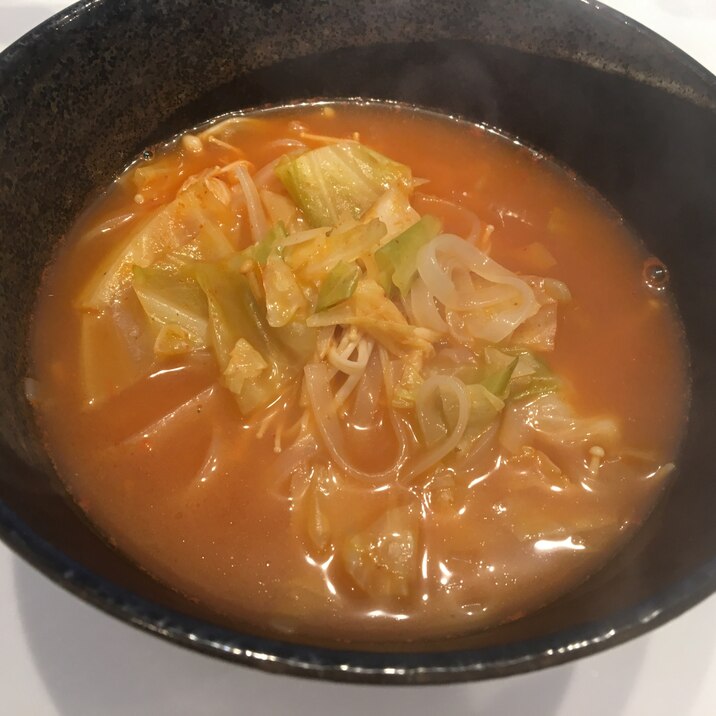 キャベツとえのきのトムヤムクンラーメン